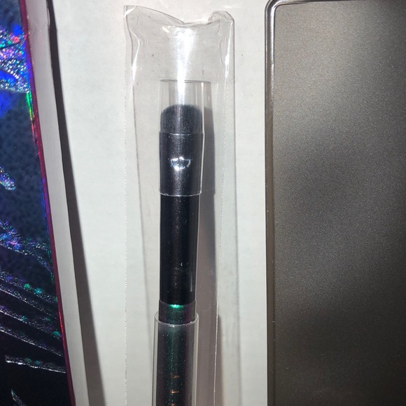 Fenty Beauty Galaxy 2 way eyeshadow brush New - Picture 3 of 5